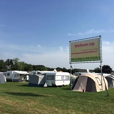 Slaaptrailer Vierdaagsecamping Campsite *